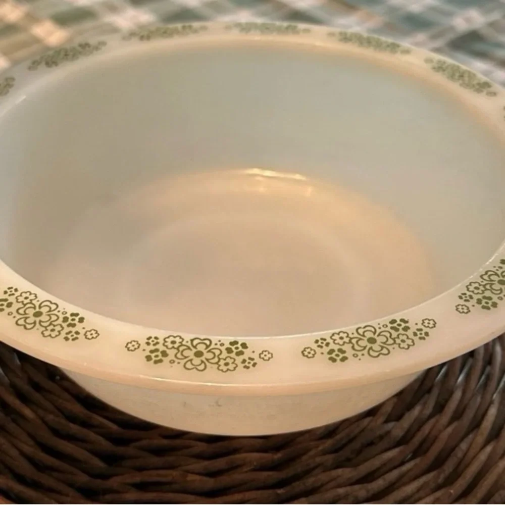 Anchor Hocking Glass VTG 70’s Large Avocado Green Floral White Milk Glass Bowl